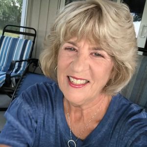 Meet your Posher, Denise